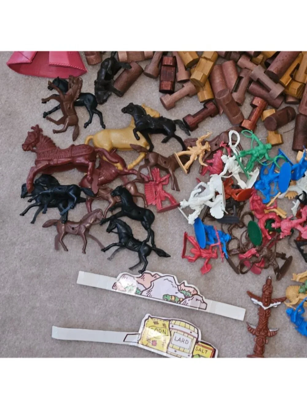 VTG 350+ pc Fort Apache Frontier Play Set Wood Build Cowboy Indian Play Mat READ
